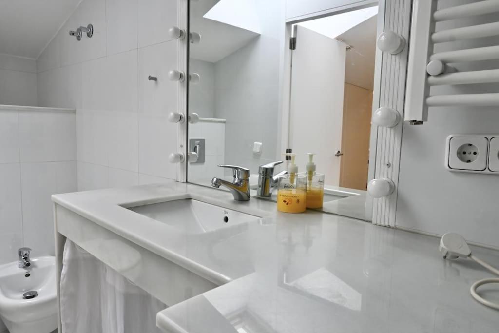 מדריד For You Rentals Apartamento Temporal Con Encanto A Pocos Metros Del Sol Myr13 מראה חיצוני תמונה